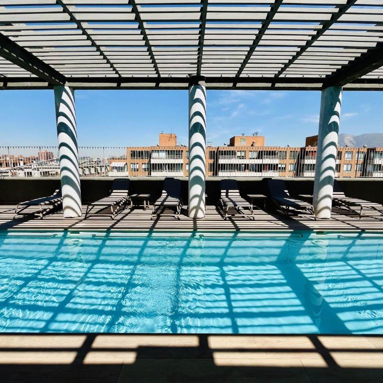 Modern Studio in Prime Laundry Rooftop Pool Gym - One-Bedroom Apartment - 38