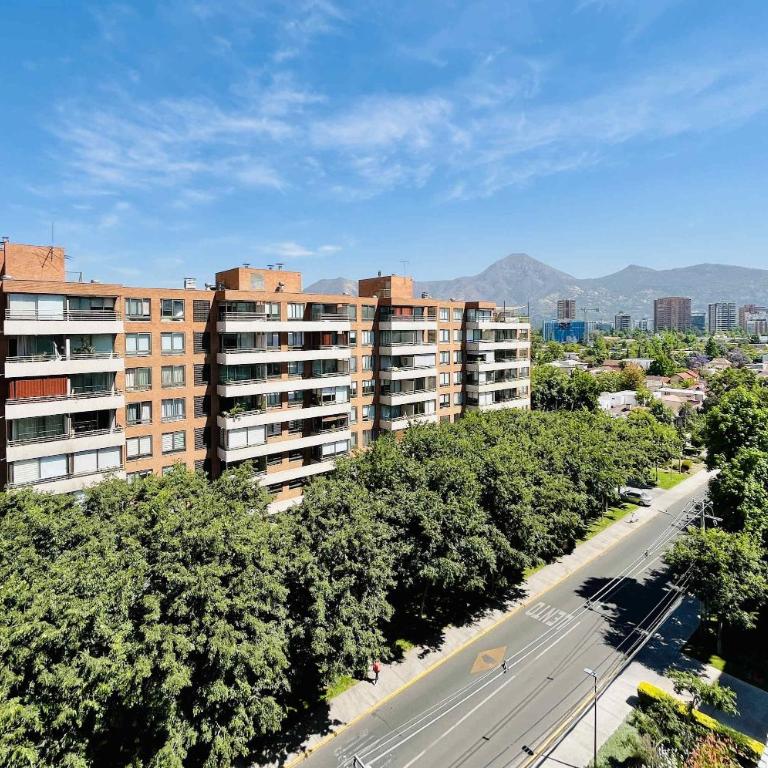 Modern Studio in Prime Laundry Rooftop Pool Gym - One-Bedroom Apartment - 41