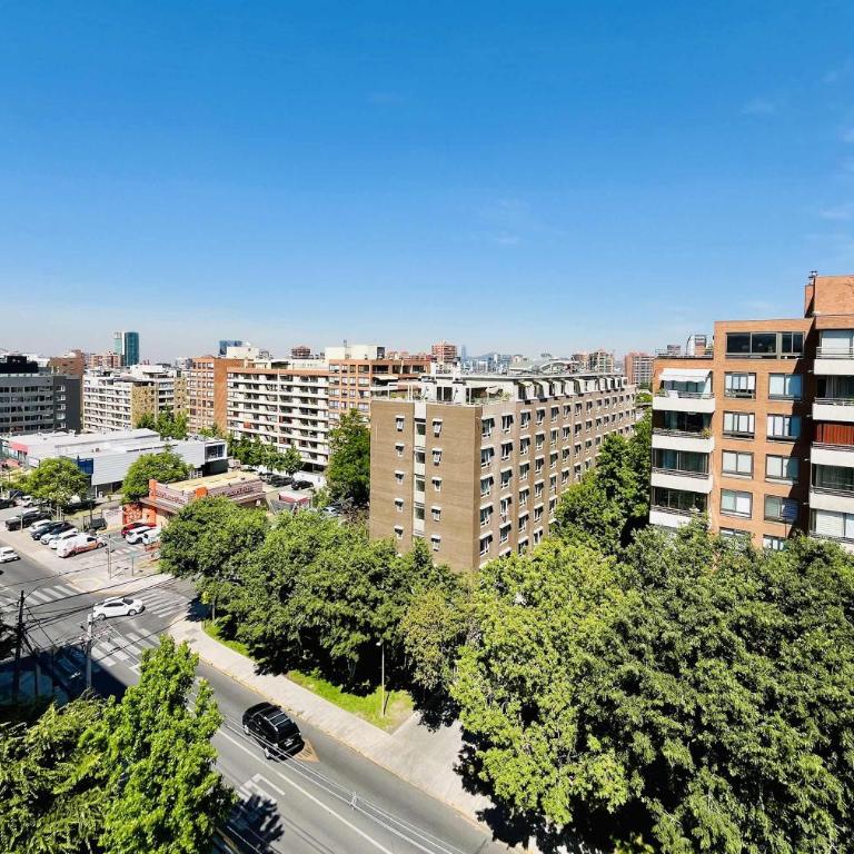 Modern Studio in Prime Laundry Rooftop Pool Gym - One-Bedroom Apartment - 42