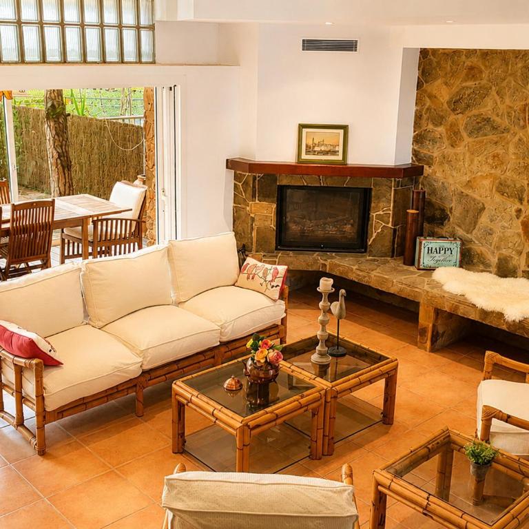 Villa élégante à Platja d'Aro près de la plage, climatisée avec terrasse et proche des boutiques et restaurants - ES-209-35 - Casa - 2