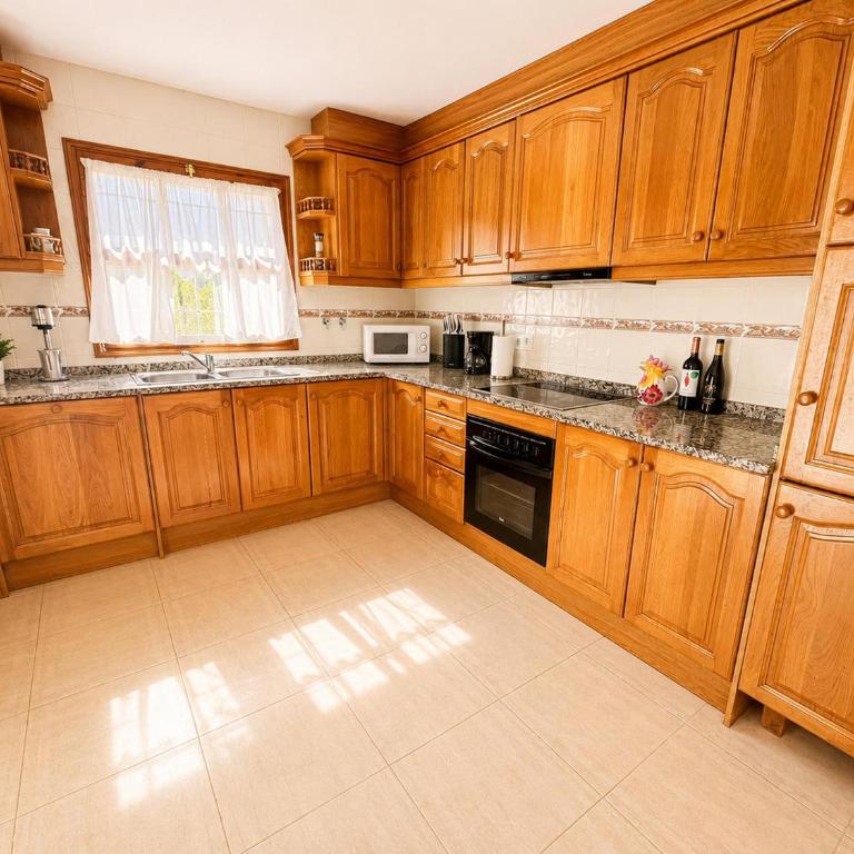 Villa mediterránea con piscina, jardín privado y 3 hab., cerca de la playa en la Costa Brava - ES-209-56 - Casa - 13