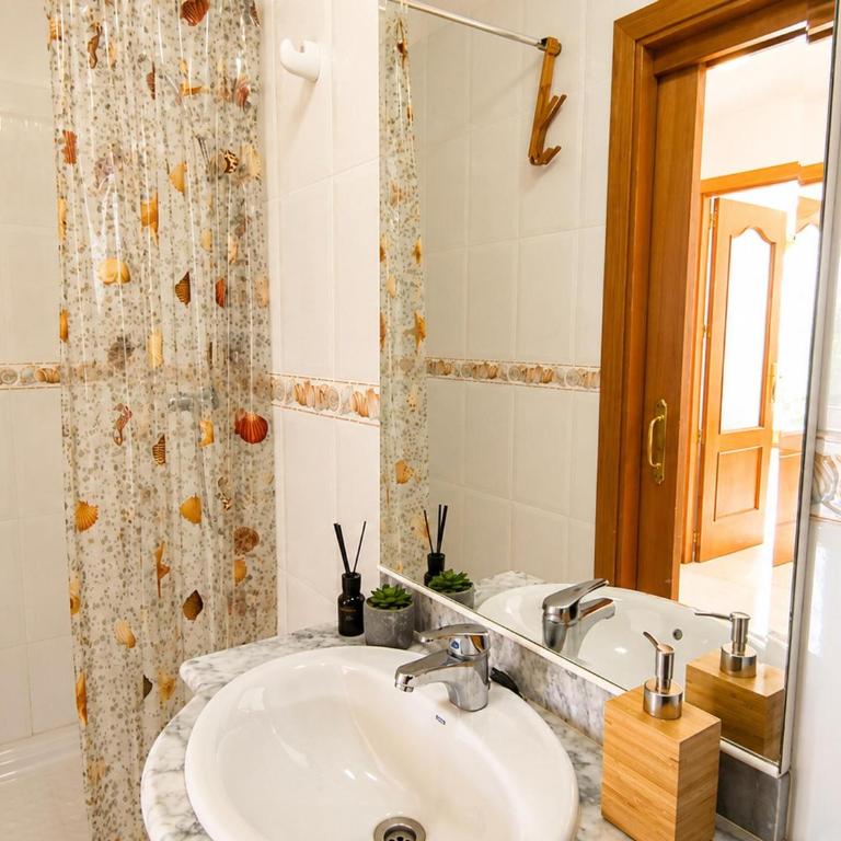 Villa mediterránea con piscina, jardín privado y 3 hab., cerca de la playa en la Costa Brava - ES-209-56 - Casa - 23