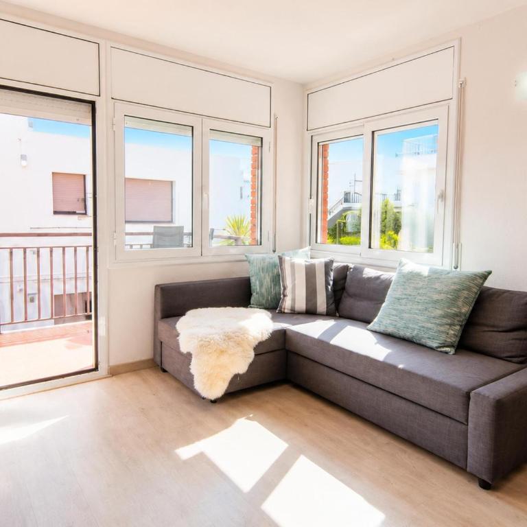 Apartamento acogedor cerca del centro y playa en Platja d'Aro, con balcón y cocina equipada - ES-209-44 - Apartamento - 1