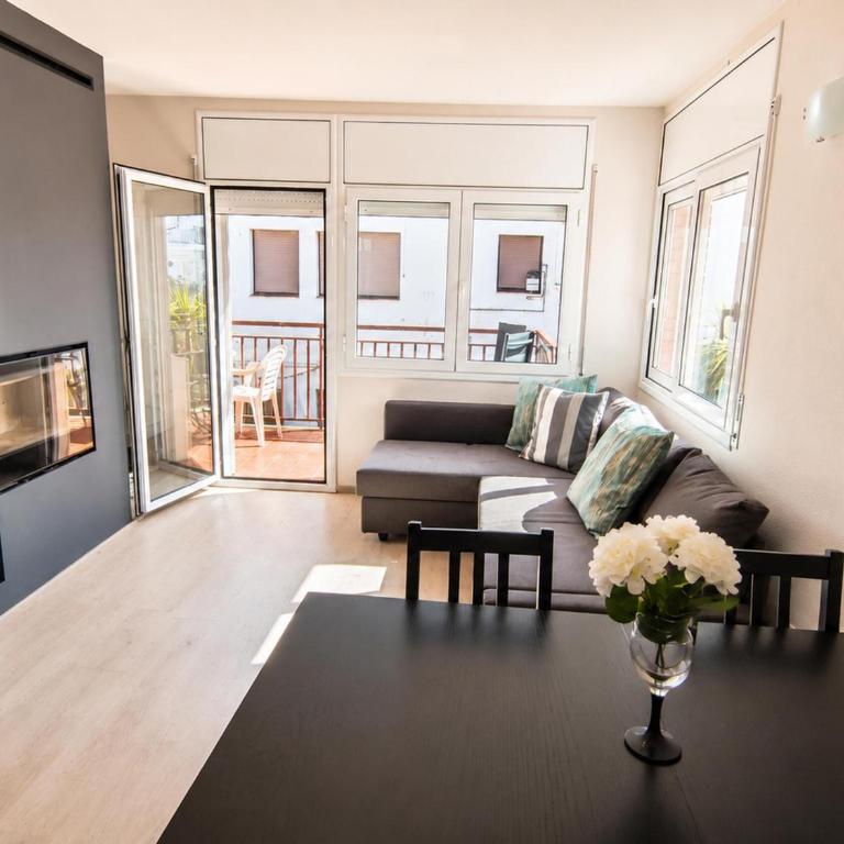 Apartamento acogedor cerca del centro y playa en Platja d'Aro, con balcón y cocina equipada - ES-209-44 - Apartamento - 2