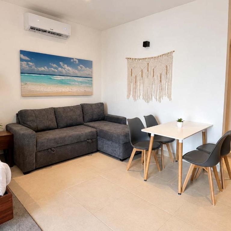 Sea-View Studio near Beach & Rooftop Pool - Appartement - 8