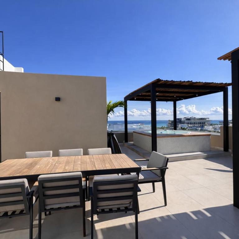Sea-View Studio near Beach & Rooftop Pool - Appartement - 15