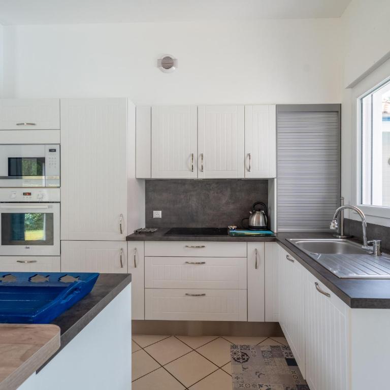 Villa T3 avec Piscine Chauffée, Golf et Plage à Proximité - Linge et Ménage Inclus - FR-1-319-168 - Maison de Vacances (4 Adultes) - 20
