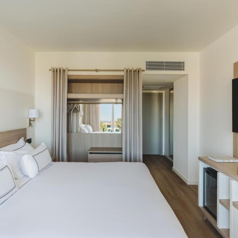 Meliá Sitges - Melia Zimmer mit Poolblick - 4