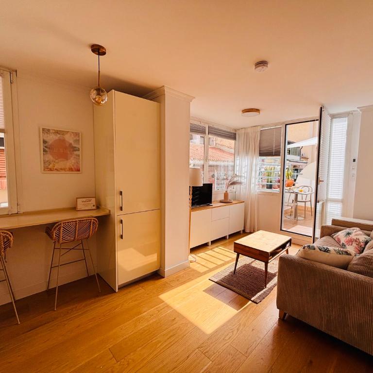 Apartment with private Terrace, Kingsize Bed, Highspeed-Wifi & AC - Apartamento de 1 dormitorio - 3