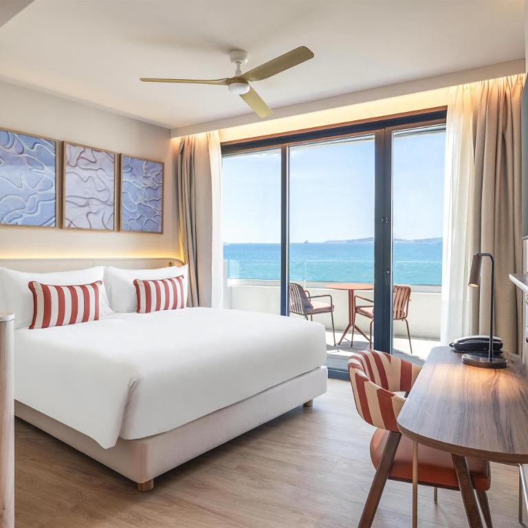 Marina Baie des Anges Hôtel, Curio Collection By Hilton - Chambre Premium avec Lit King-Size et Vue sur la Mer - 1