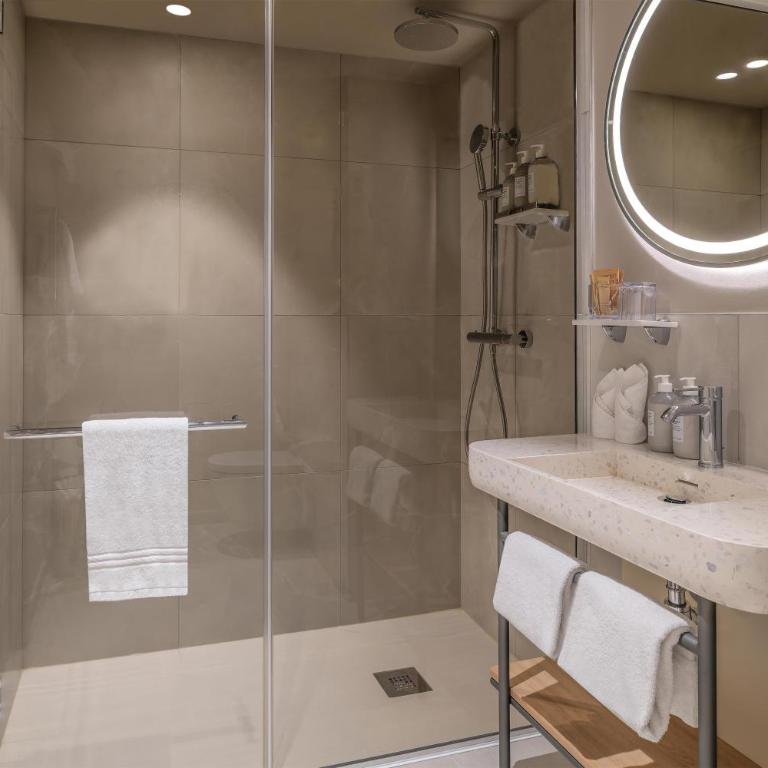 Marina Baie des Anges Hôtel, Curio Collection By Hilton - Chambre Lit King-Size - 4