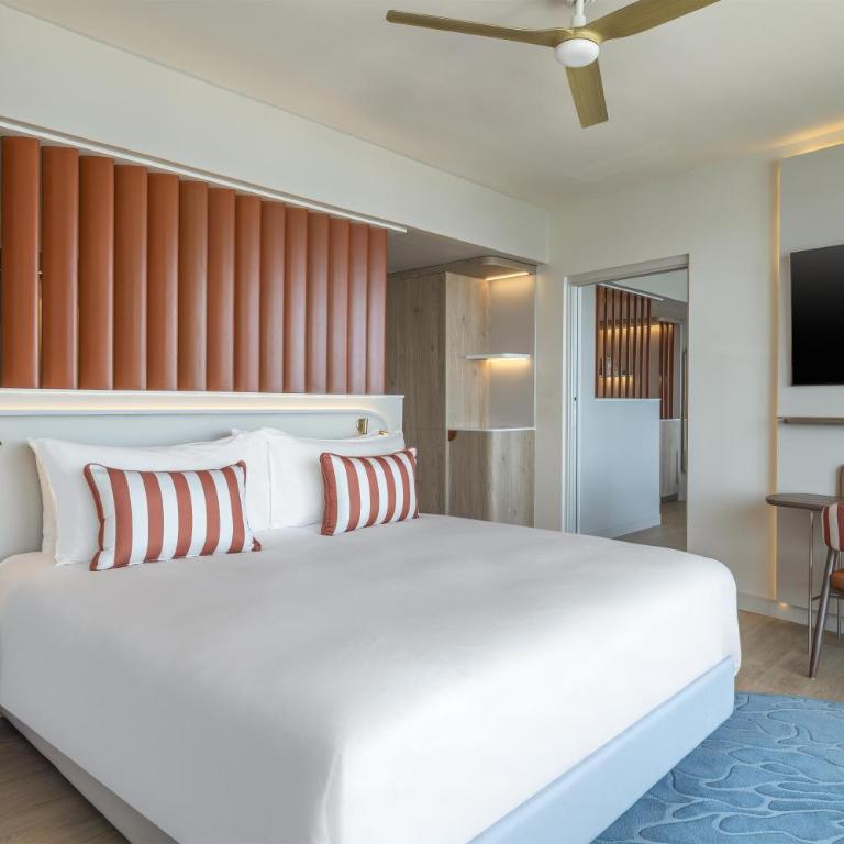 Marina Baie des Anges Hôtel, Curio Collection By Hilton - Marina Bay Suite with Sea View - 4