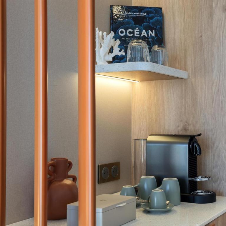 Marina Baie des Anges Hôtel, Curio Collection By Hilton - Chambre Lit King-Size - 5