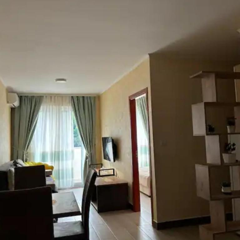 Relax apartment Becici - Apartman sa 2 Spavaće Sobe, Balkonom i Pogledom na More - 4