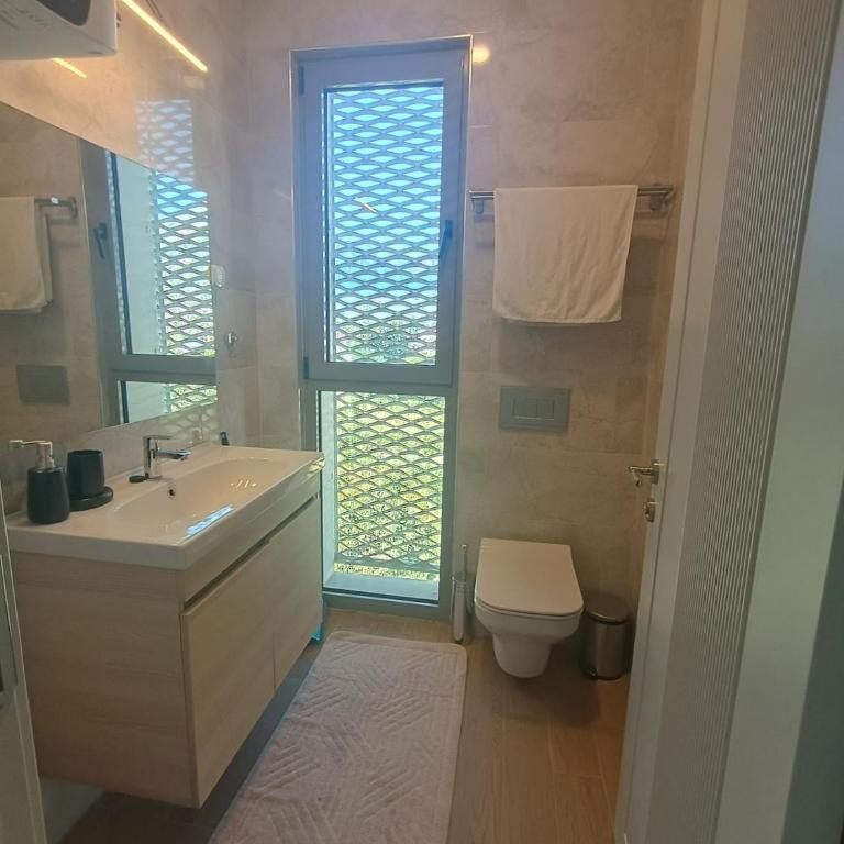 Premium 1 Apartment Bar Pool & Parking - One-Bedroom Apartment - 4