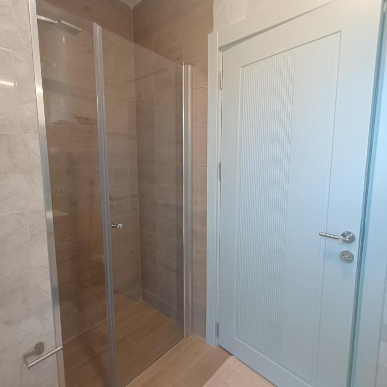 Premium 1 Apartment Bar Pool & Parking - One-Bedroom Apartment - 6