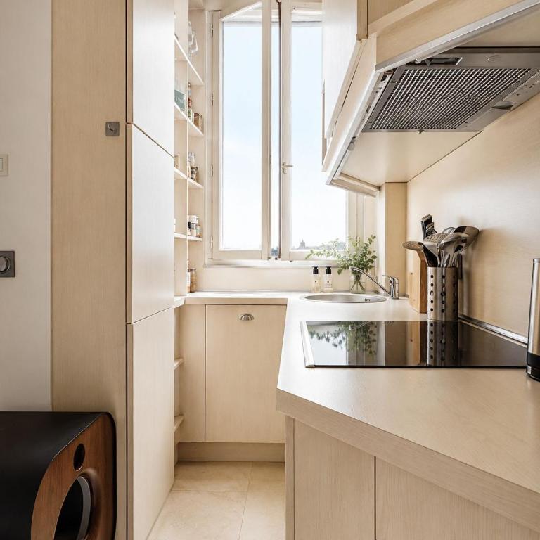 Elegant Haussmann style apartment with balcony Eiffel Tower view - Appartement 1 Chambre - 5