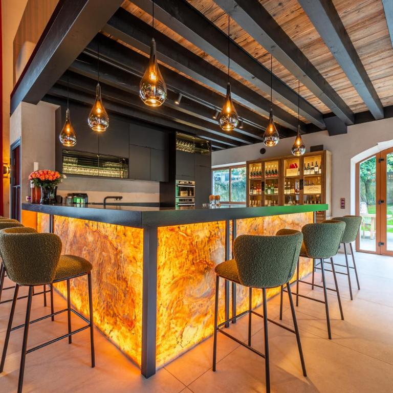 Woodloft, a unique place with an indoor pool! - Three-Bedroom Villa - 6
