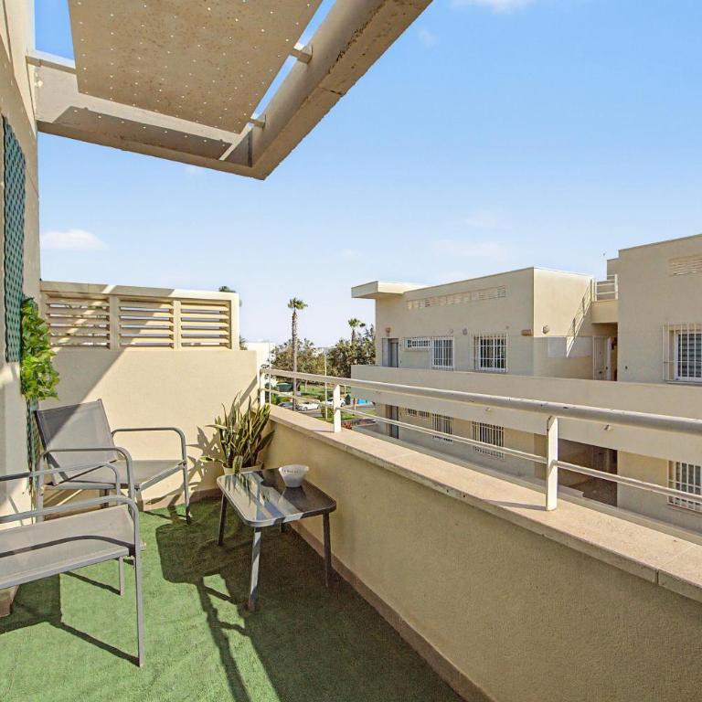 Ático Vacacional Almería - Apartamento Deluxe de 2 dormitorios con balcón - 3