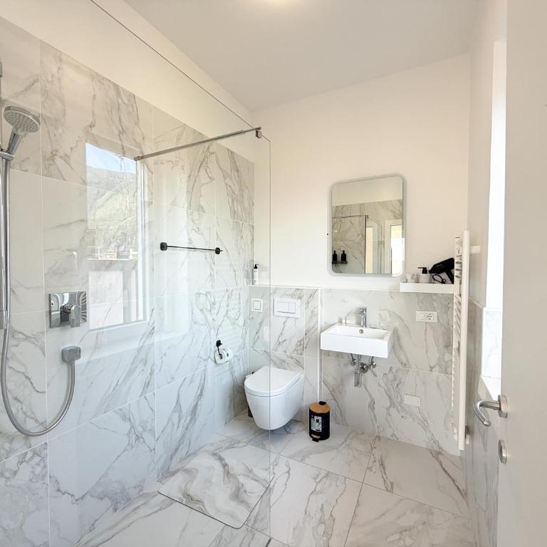 Alps Apartments I Viktory Rooms - Camera Quadrupla con Bagno Privato - 4
