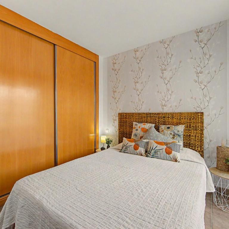 Ático Vacacional Almería - Apartamento Deluxe de 2 dormitorios con balcón - 13