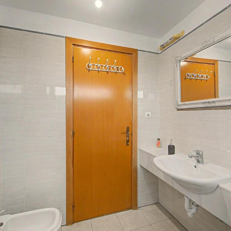 Ático Vacacional Almería - Apartamento Deluxe de 2 dormitorios con balcón - 17