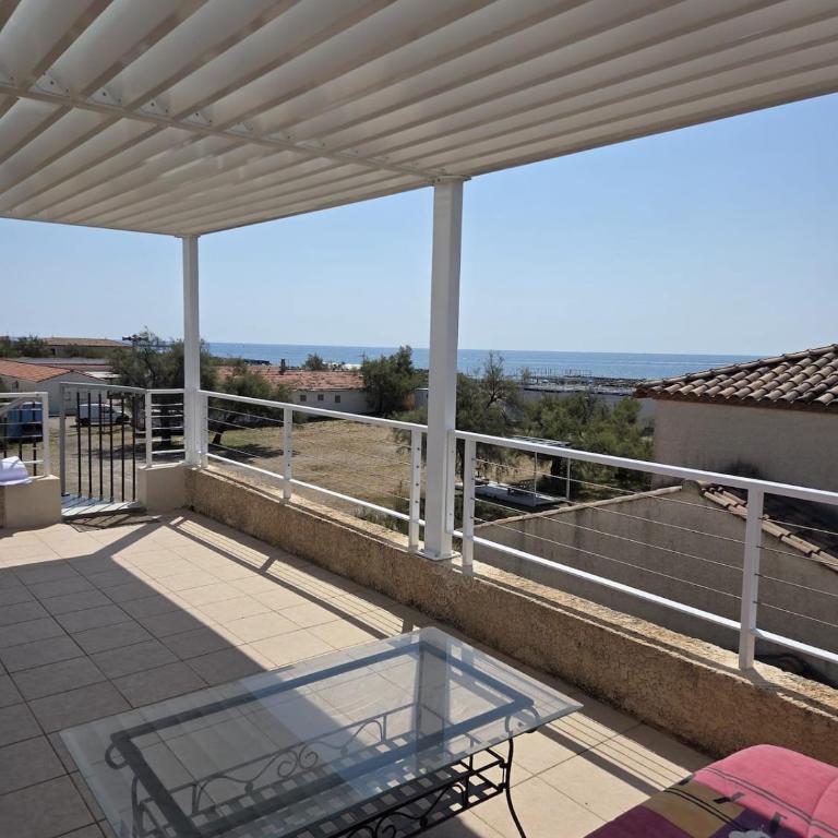 1st floor beachfront villa with stunning views - Appartement 3 Chambres - 1