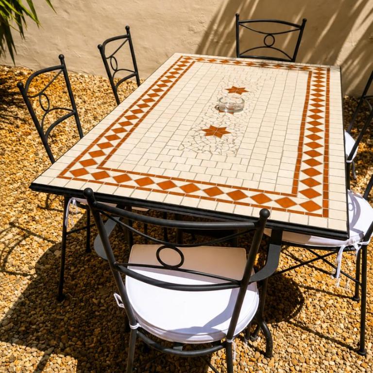 Apartment with Private Garden - Three-Bedroom Apartment - 24
