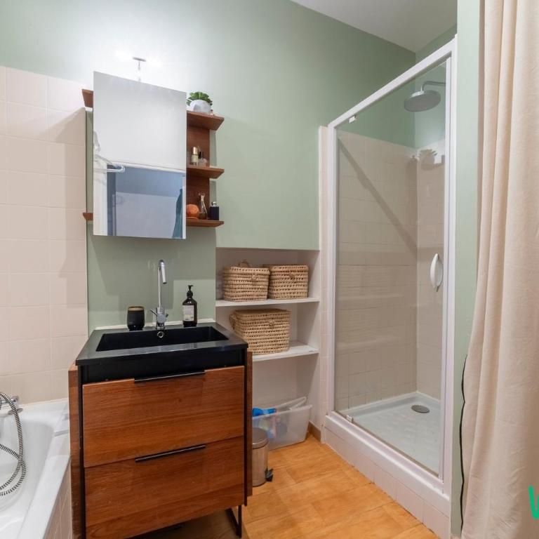 Grand T3 80m² au Cœur de Nantes • Viarme - Apartment - 5