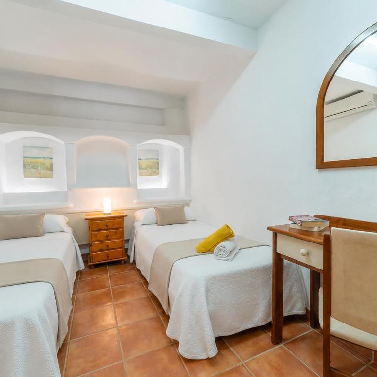 G085 Lorenzo by Mallorca Villa Selection - Five-Bedroom House - 2