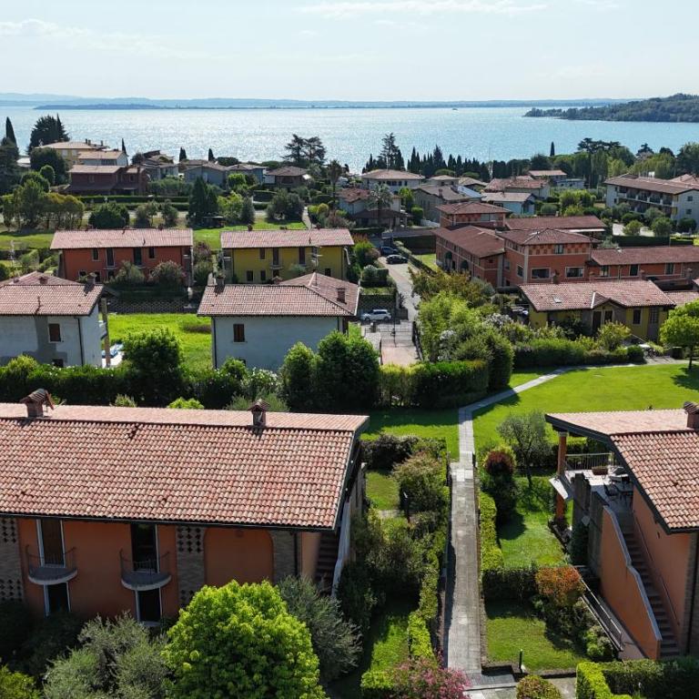 Gardasole family pool, wi-fi, private garden Garda Pleasure By Bookinggardalake - Apartment mit Gartenblick - 10