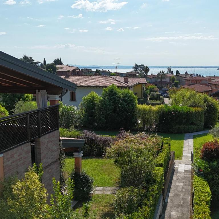 Gardasole family pool, wi-fi, private garden Garda Pleasure By Bookinggardalake - Apartment mit Gartenblick - 15