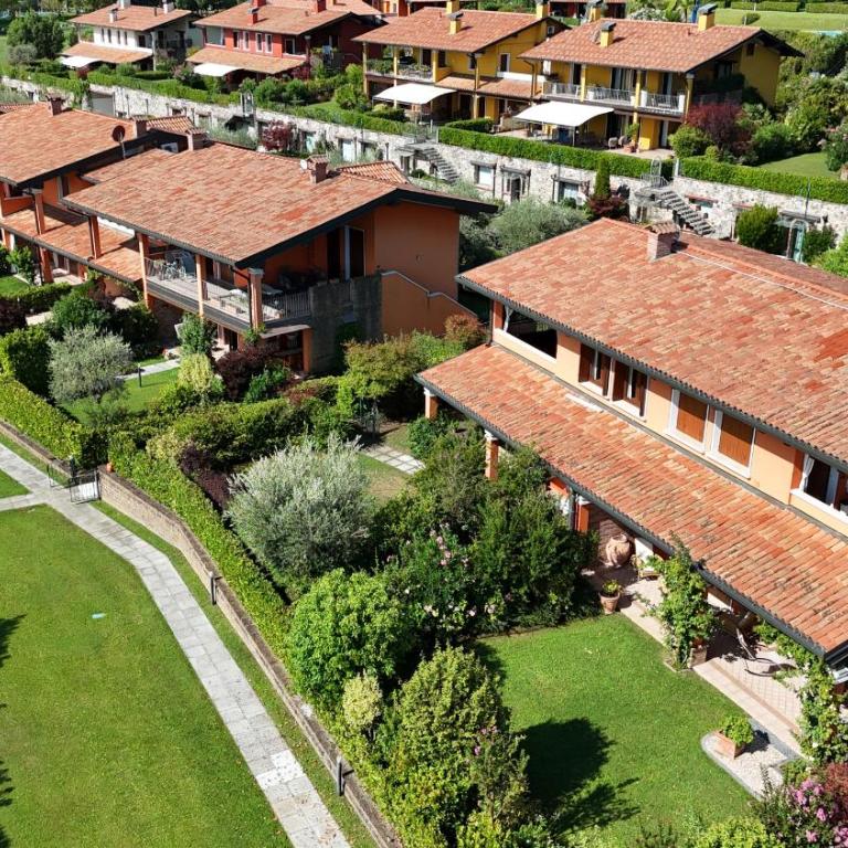 Gardasole family pool, wi-fi, private garden Garda Pleasure By Bookinggardalake - Apartment mit Gartenblick - 16
