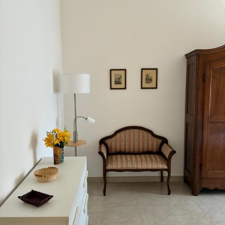 Modern Workspace Apt - Lift, AC & Local Vibes - One-Bedroom Apartment - 12