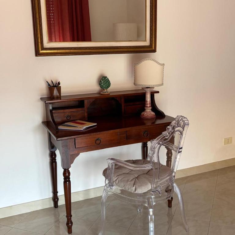 Modern Workspace Apt - Lift, AC & Local Vibes - One-Bedroom Apartment - 3