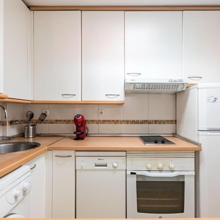 Charming Madrid Airport VI, Parking and Pool - Appartement 1 Chambre - 5