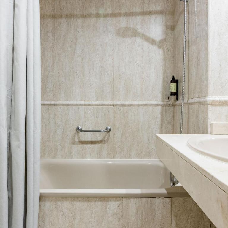 Charming Madrid Airport VI, Parking and Pool - Appartement 1 Chambre - 6