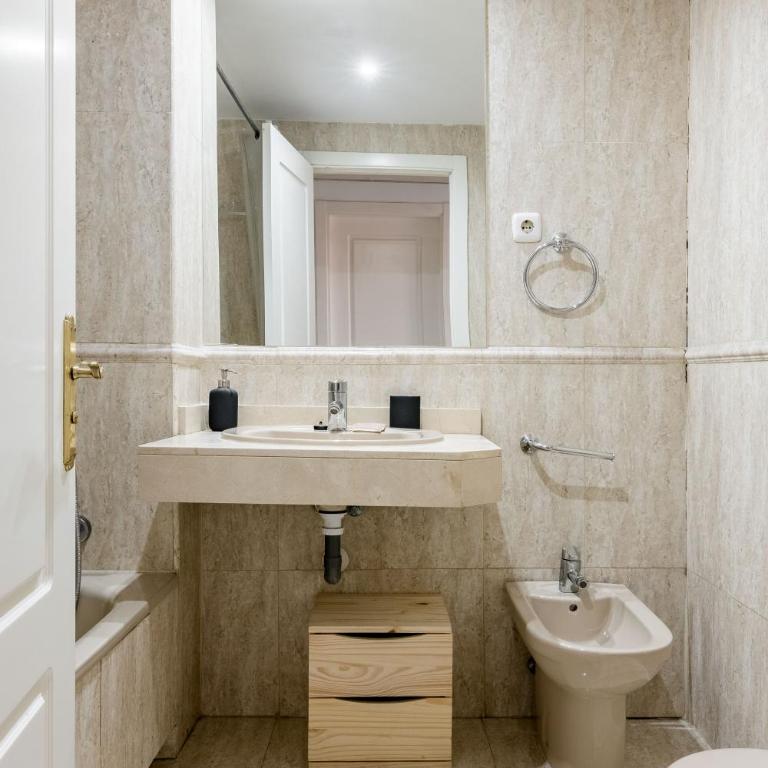 Charming Madrid Airport VI, Parking and Pool - Appartement 1 Chambre - 12