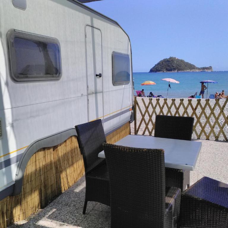 Camping Sole - Roulotte sulla Spiaggia - 1