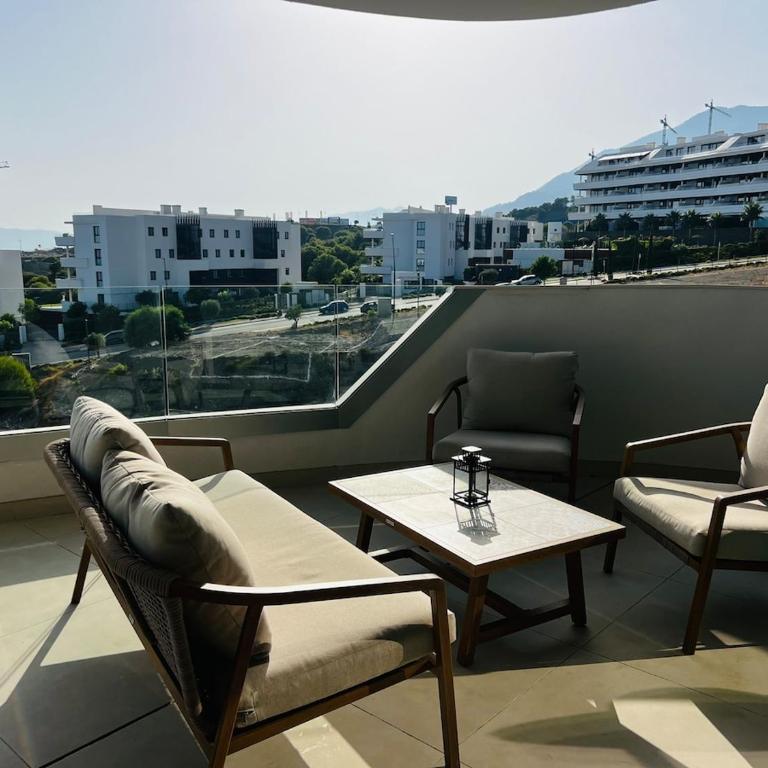 Brand New XL Terrace 2 Bedrooms 2 Bathrooms Pool Parking - Apartamento de 2 dormitorios - 50