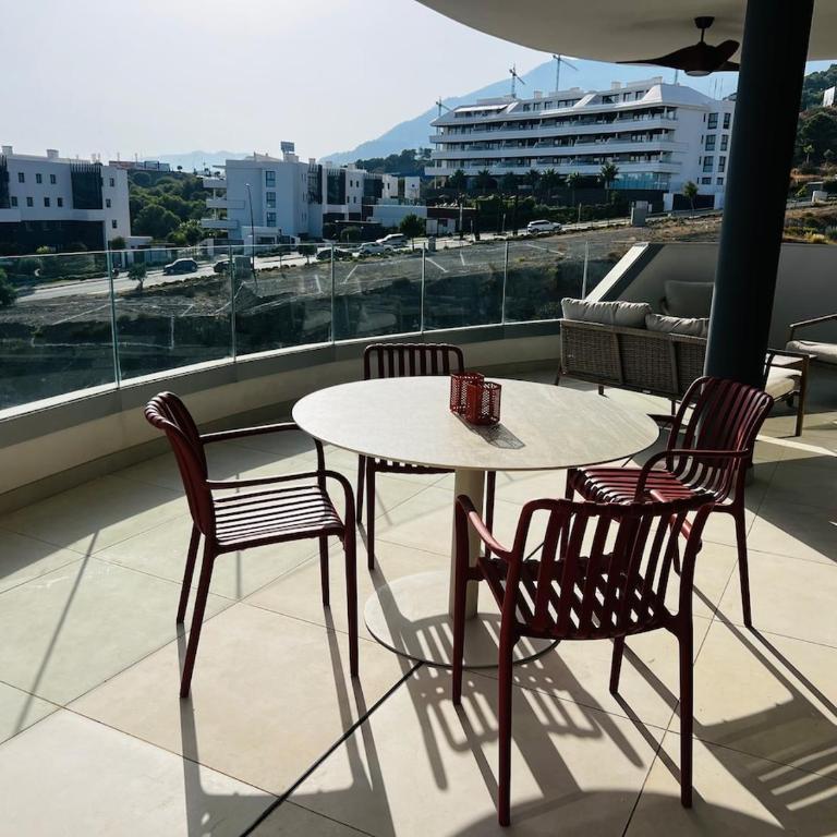 Brand New XL Terrace 2 Bedrooms 2 Bathrooms Pool Parking - Apartamento de 2 dormitorios - 62
