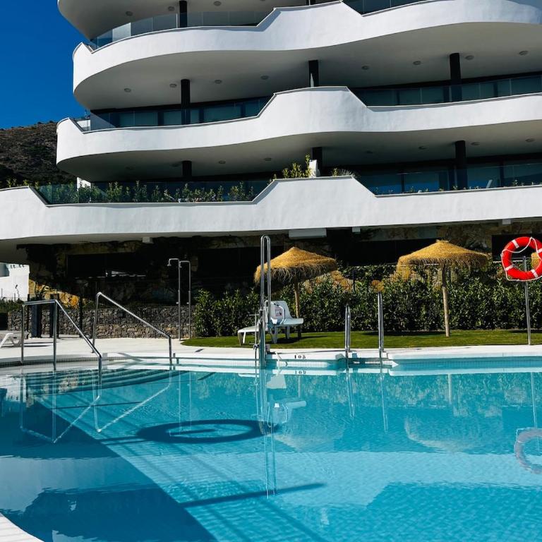 Brand New XL Terrace 2 Bedrooms 2 Bathrooms Pool Parking - Apartamento de 2 dormitorios - 74