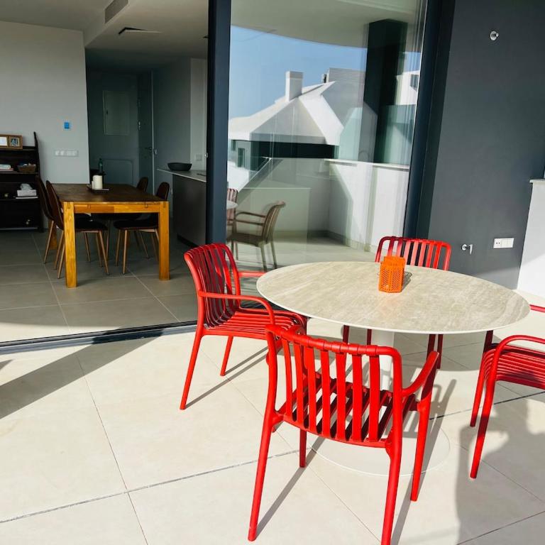 Brand New XL Terrace 2 Bedrooms 2 Bathrooms Pool Parking - Apartamento de 2 dormitorios - 76