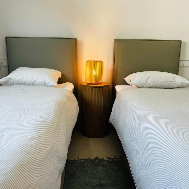 Brand New XL Terrace 2 Bedrooms 2 Bathrooms Pool Parking - Apartamento de 2 dormitorios - 80
