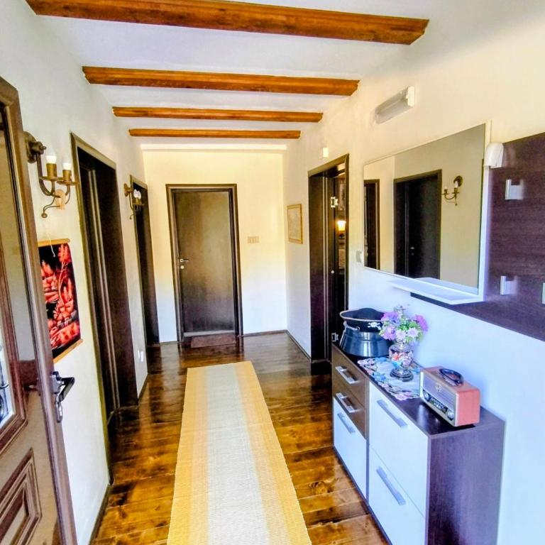 Durmitor Chalet-Fireplace-Private Garden - Kuća sa 2 Spavaće Sobe - 14