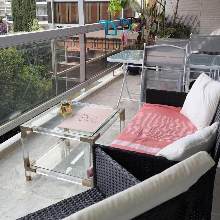 SELI 2 pièces CLIMATISÉ CLASSÉ 52 M2 terrasse 20m2 PLAGES PISCINE ANTIBES avec PARKING PRIVATIF - One-Bedroom Apartment - 29