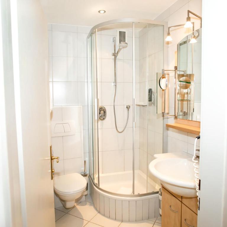 Gasthof zur Post - Double Room with Balcony - 11
