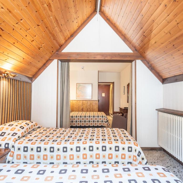 Hotel Delavall - Habitación cuádruple - 9