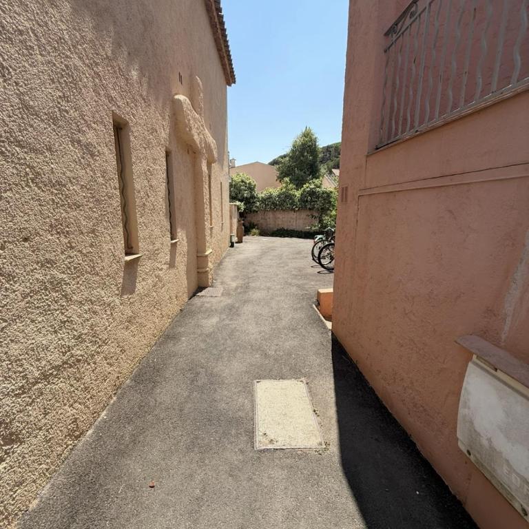 Superbe Emplacement , terrasse et parking! - Apartment mit 1 Schlafzimmer - 13