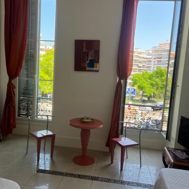 Nice Riviera Sweet Home Chambres d'hotes - Chambre Triple - Vue sur Jardin - 3